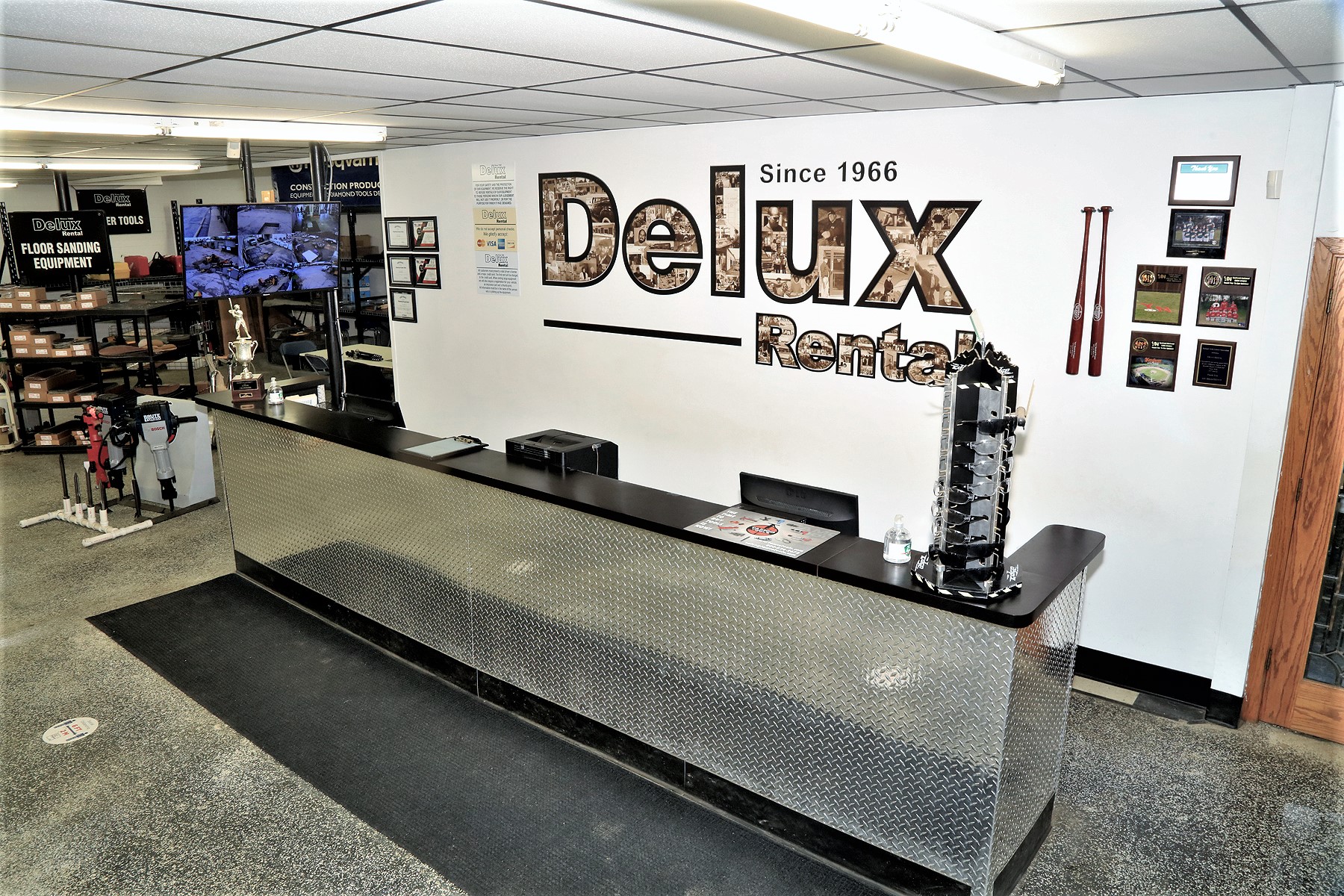 Delux Rental front desk